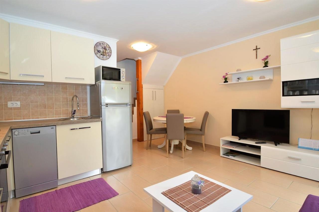 Apartment Hrasta Vrana  Exterior photo